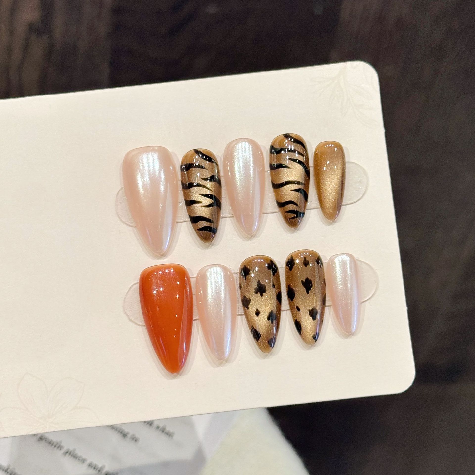 Nail Art Zebra Design - 10개 수제 아몬드 프레스온 네일 반짝이는