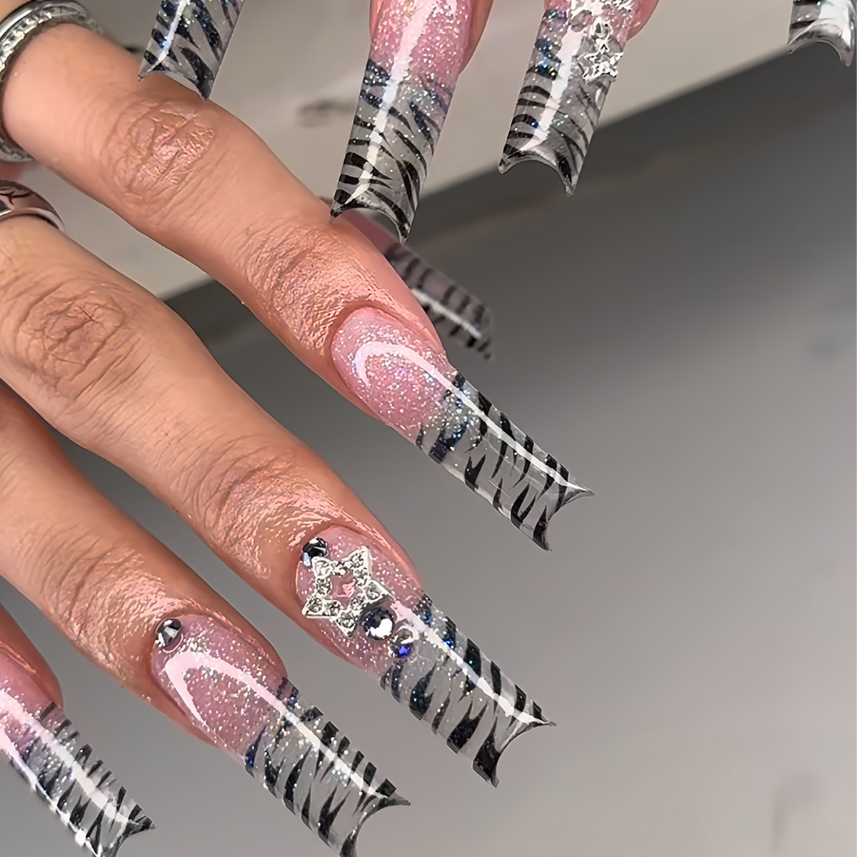 Nail Art Zebra - 24개 롱 코핀 펜타그램 라인스톤 지브라