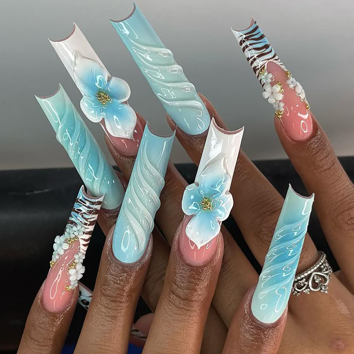 24개 블루 그라데이션 프렌치 스타일 롱 스퀘어 디자인 - Nail Art Zebra 리뷰 및 가격
