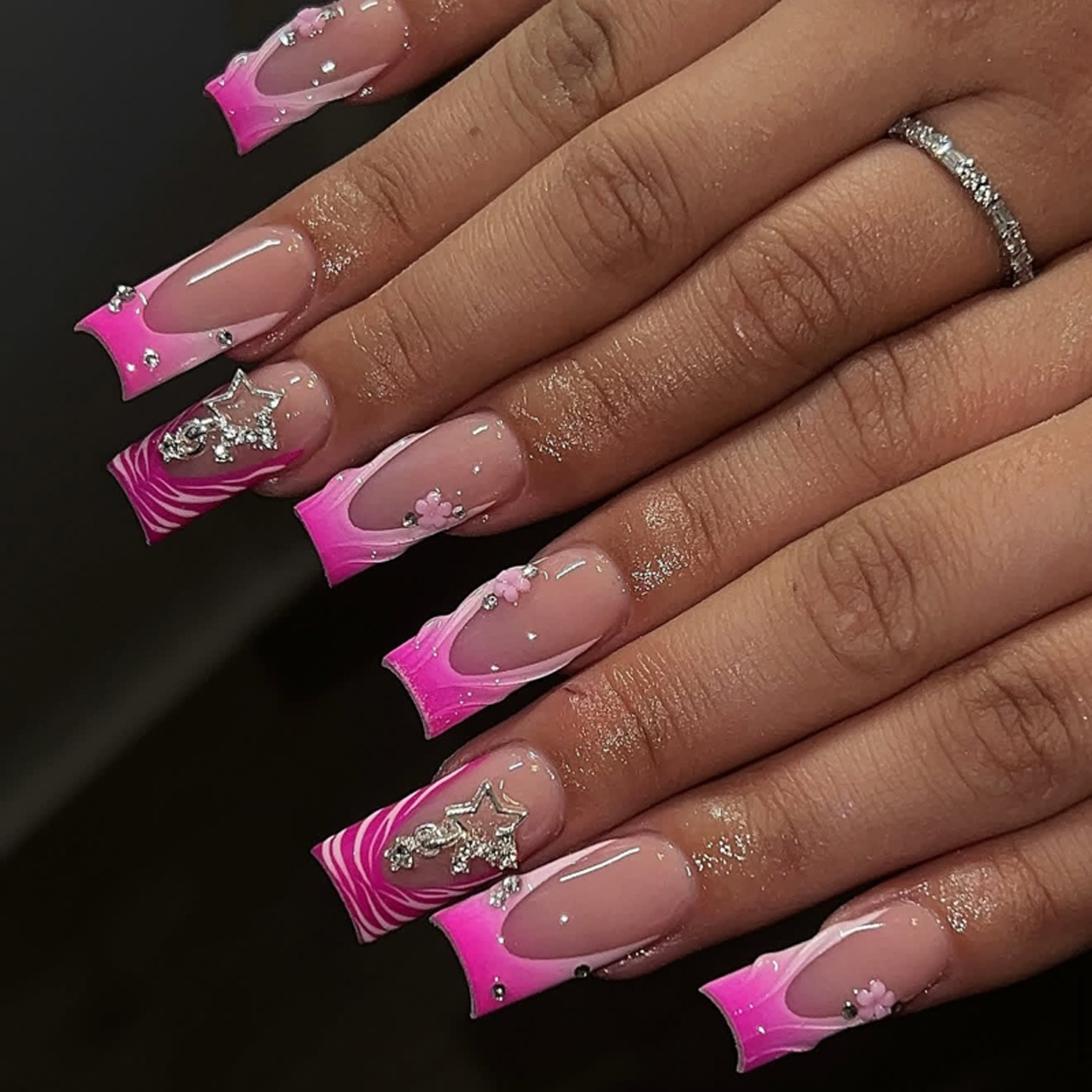24개 블루 그라데이션 프렌치 스타일 롱 스퀘어 디자인 - Nail Art Zebra 리뷰 및 가격